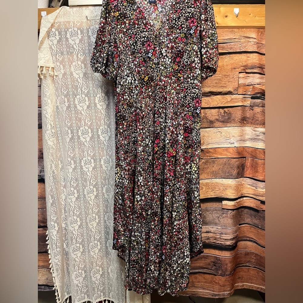 GAP Floral Maxi Dress with Puff Sleeves (133) - Picture 3 of 9